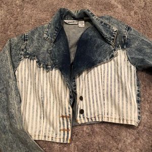 Vintage crop jean frayed jacket ✨